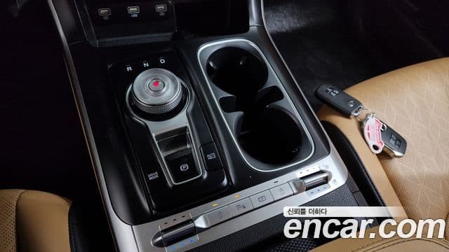 Kia Carnival 2020 — ფოტო 9/20