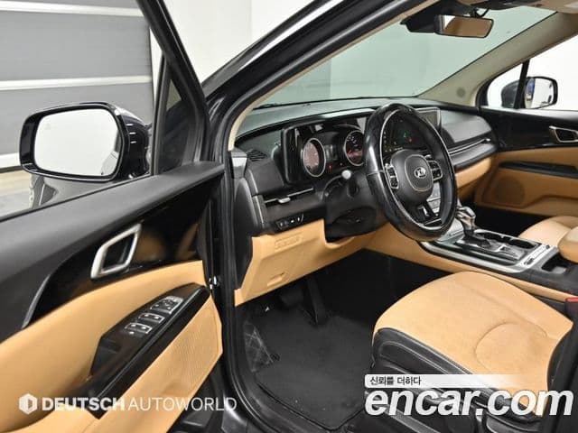 Kia Carnival 2021 — Фото 11/20