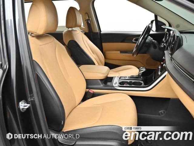 Kia Carnival 2021 — Фото 12/20