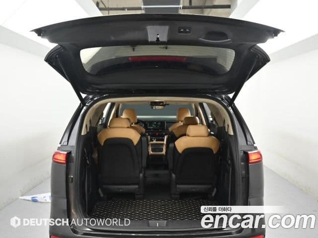Kia Carnival 2021 — Фото 15/20