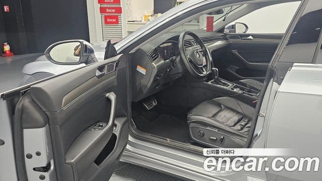 Volkswagen Arteon 2019 — Şəkil 11/20