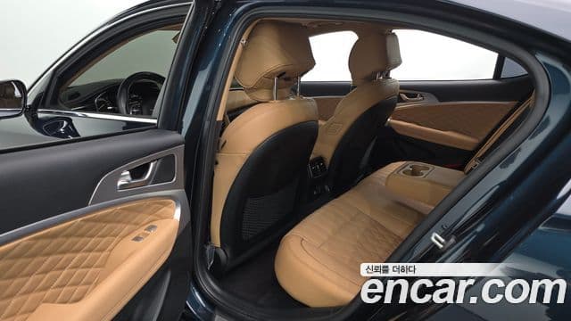 Genesis G70 2021 — ფოტო 11/20