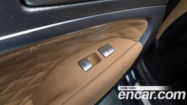 Genesis G70 2021 — ფოტო 19/20
