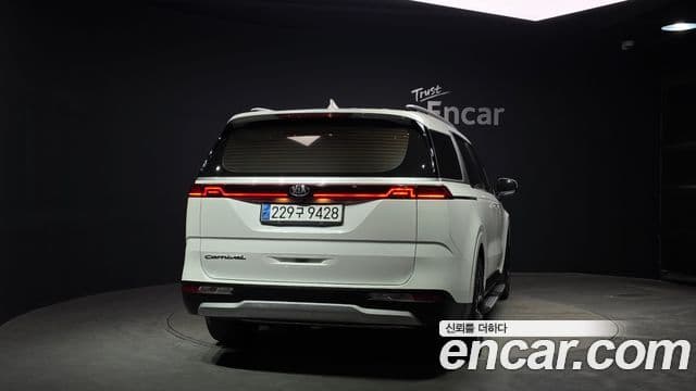 Kia Carnival 2020 — ფოტო 16/20