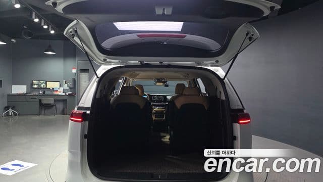Kia Carnival 2020 — ფოტო 2/20