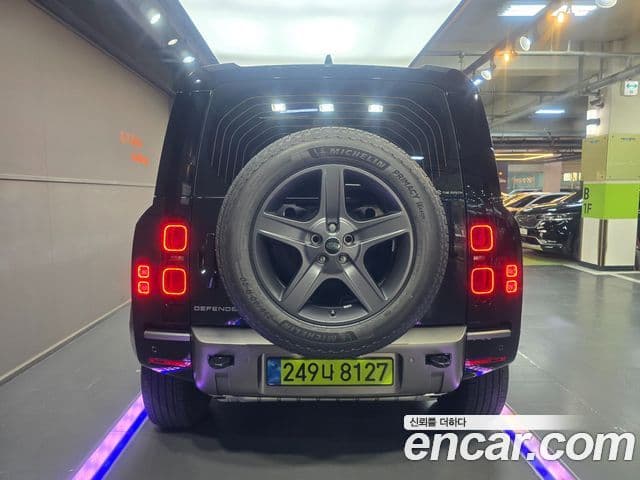 Land Rover Defender 2025 — ფოტო 4/20