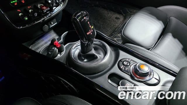 Mini Cooper Clubman 2021 — фото 9 из 20