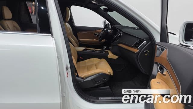 Volvo XC90 2020 — Photo 14/20