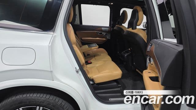 Volvo XC90 2020 — Photo 10/20