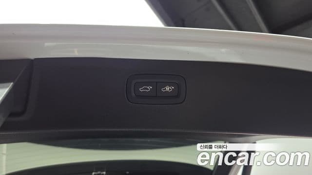 Volvo XC90 2020 — Photo 12/20