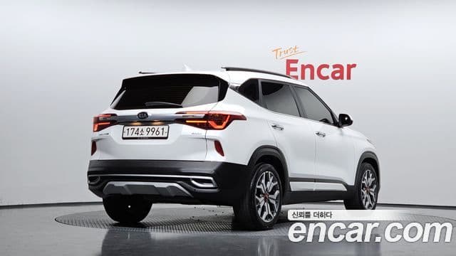 Kia Seltos 2020 — фото 2 из 20