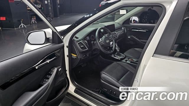 Kia Seltos 2020 — фото 11 из 20
