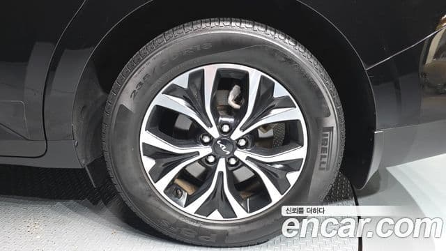 Kia Carnival 2021 — Фото 5/20