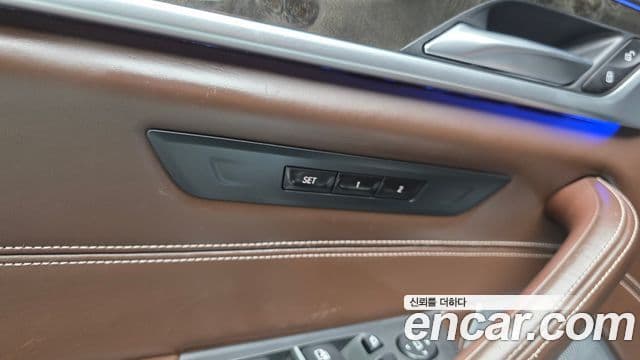 BMW 5 Series 2018 — фото 16 из 20