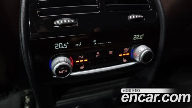 BMW 5 Series 2018 — фото 18 из 20