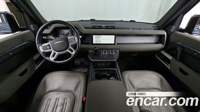 Land Rover Defender 2021 — фото 7 из 20