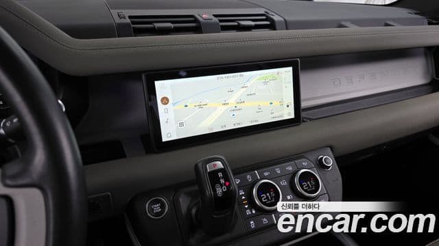 Land Rover Defender 2021 — ფოტო 14/20