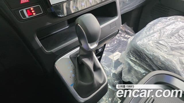 Hyundai Staria 2025 — Şəkil 9/20