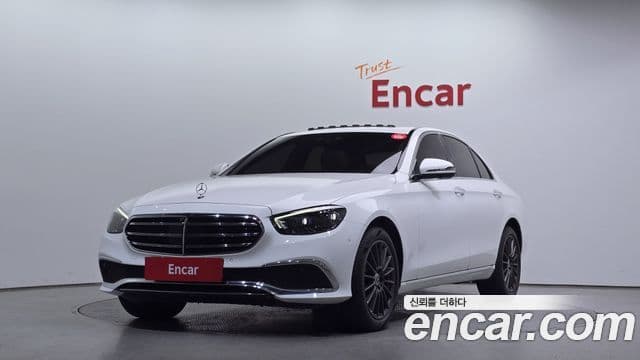 Mercedes-Benz E-Class 2022 — ფოტო 1/20