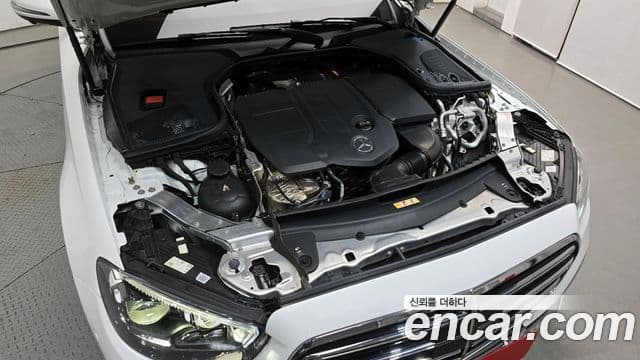 Mercedes-Benz E-Class 2022 — ფოტო 6/20