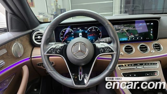 Mercedes-Benz E-Class 2022 — ფოტო 14/20