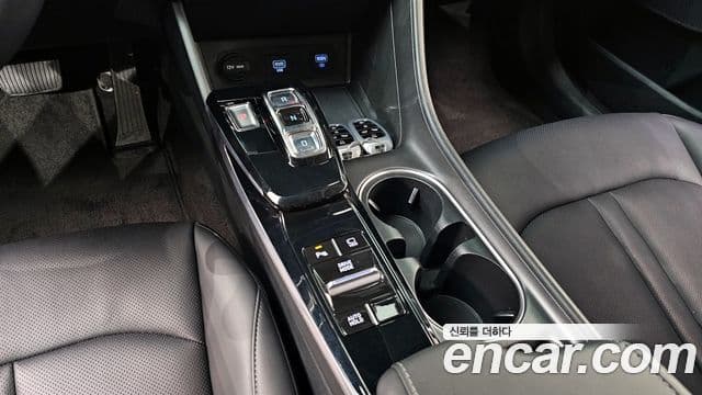 Hyundai Sonata 2020 — ფოტო 9/20