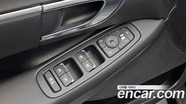 Hyundai Sonata 2020 — ფოტო 18/20