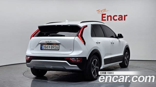 Kia Niro 2022 — фото 2 из 20