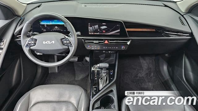 Kia Niro 2022 — фото 7 из 20