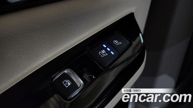 Kia Carnival 2021 — Şəkil 19/20
