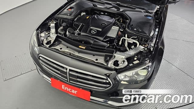 Mercedes-Benz E-Class 2022 — ფოტო 6/20