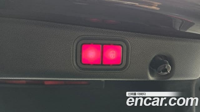 Mercedes-Benz E-Class 2022 — ფოტო 20/20