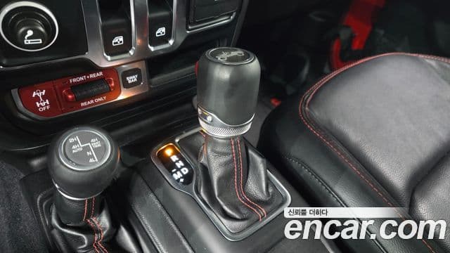 Jeep Wrangler 2019 — Фото 9/20