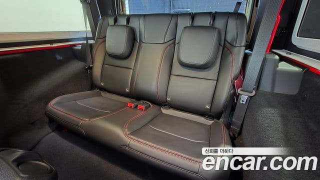 Jeep Wrangler 2019 — Фото 12/20