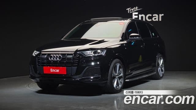 Audi Q7 2022 — Photo 5/20