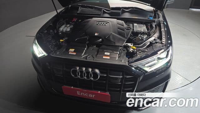 Audi Q7 2022 — Photo 6/20
