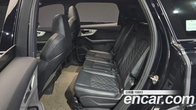 Audi Q7 2022 — Photo 13/20