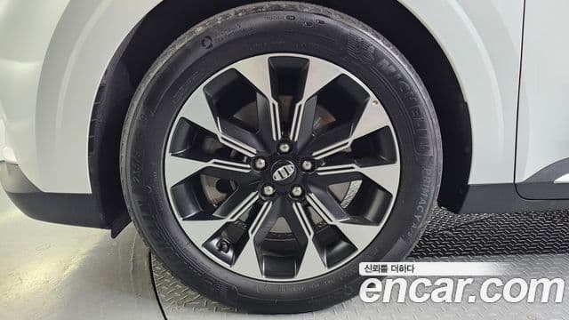 Kia Carnival 2021 — фото 5 из 20