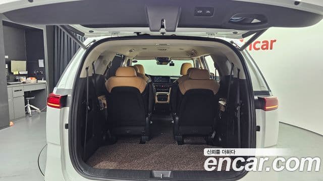 Kia Carnival 2021 — фото 20 из 20