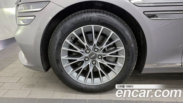 Genesis Electrified G80 2022 — ფოტო 5/20