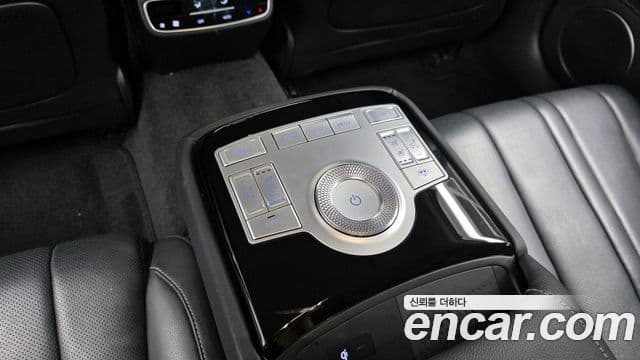 Genesis Electrified G80 2022 — ფოტო 19/20