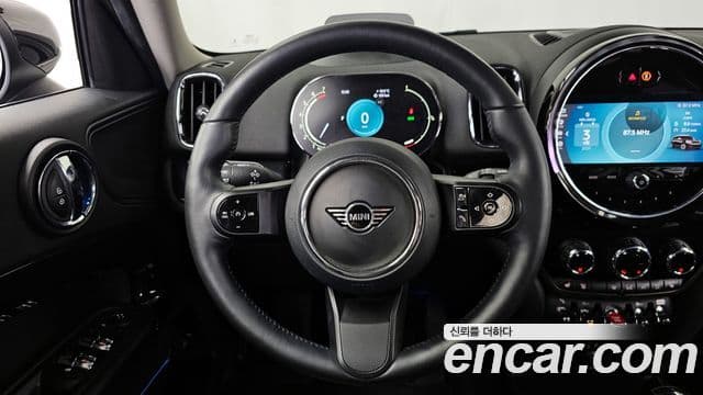 Mini Cooper Countryman 2023 — ფოტო 13/20