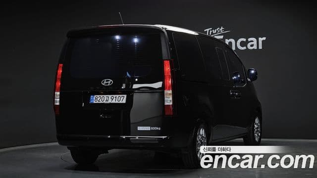 Hyundai Staria 2024 — ფოტო 2/20