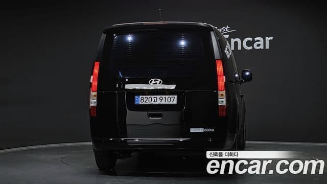 Hyundai Staria 2024 — ფოტო 4/20