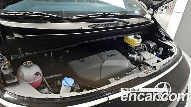 Hyundai Staria 2024 — ფოტო 6/20