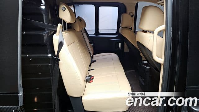 Hyundai Staria 2024 — ფოტო 11/20