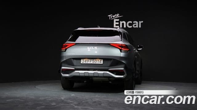 Kia Sportage 2023 — ფოტო 3/20