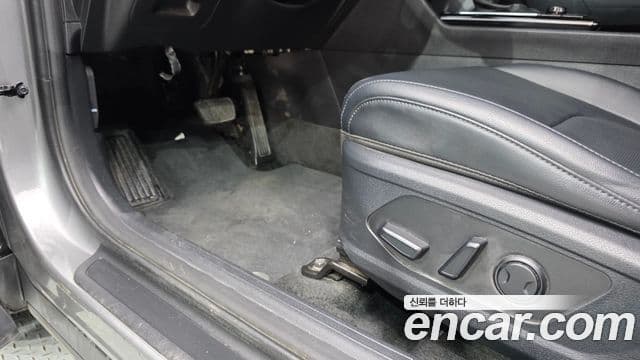 Kia Sportage 2023 — ფოტო 17/20