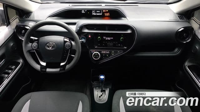 Toyota Prius C 2019 — Şəkil 7/20