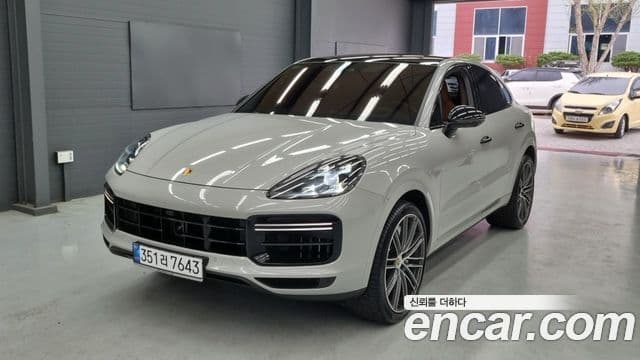 Porsche Cayenne 2023 — Photo 15/18